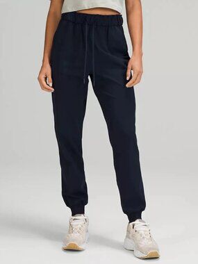 Lululemon Relaxed Fit High Rise Joggers (Black) - Size 8